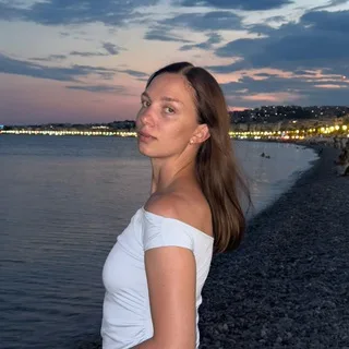 Дама с калькулятором banner