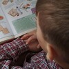 Читающий школьник📖 с братом🕺🏼 banner
