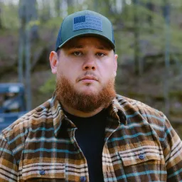 Luke Combs banner