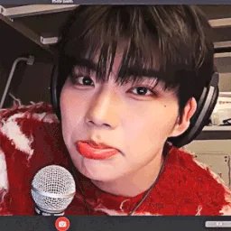 @ gunwook ♡ .ᐟ banner